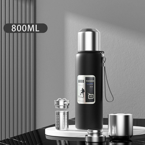 Botella De Agua Aislada Dispensador De Agua 800 Ml Negro