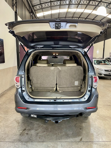 Toyota Hilux SW4 3.0 Srv Cuero I 171cv 4x4 5at