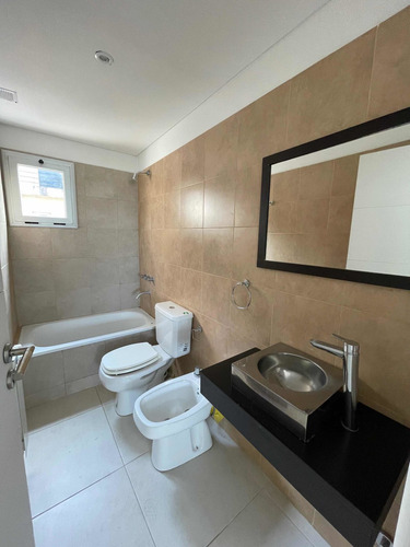 Imagen 10 de 11 de Venta - Bajo El Precio! Duplex 3 Ambientes Con Cochera !