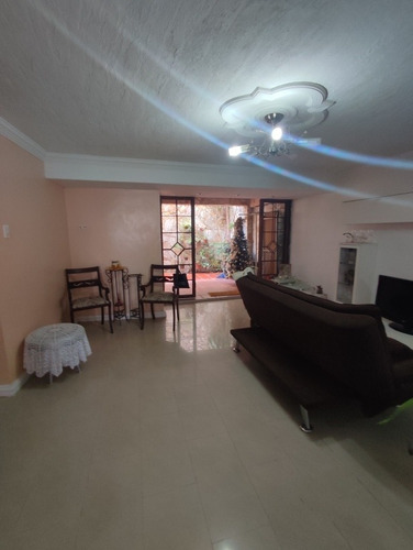 Imagen 3 de 25 de Amplió Town House En Llano Alto