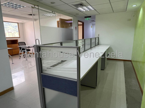 Oficina Centro En Venta En Los Dos Caminos. Cecilia Gutierrez. 25-18382