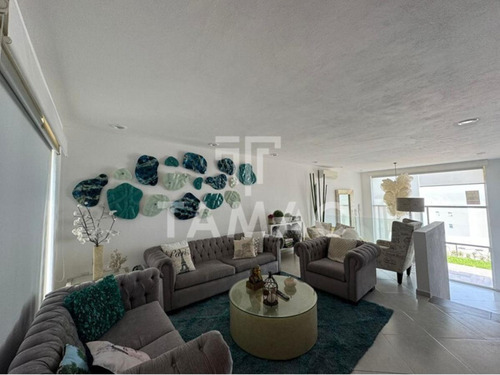 Casa En Venta En Tequesquitengo, Jojutla, Morelos