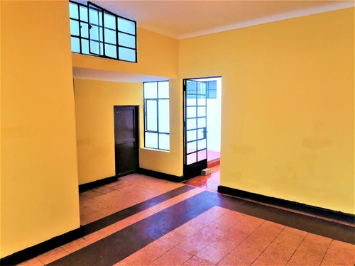 Imagen 4 de 30 de Remato!... Casa Con Dos Dptos, Magdalena Del Mar Área Residencial. Excelente Oportunidad....