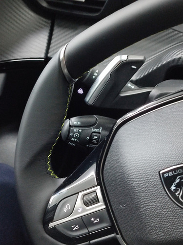 Peugeot 2008 1.0T Gt