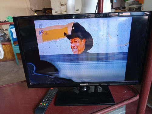 Imagem 1 de 10 de Tv Samsung 24 Model T24d310lh. Problema No Vertical Ver Foto