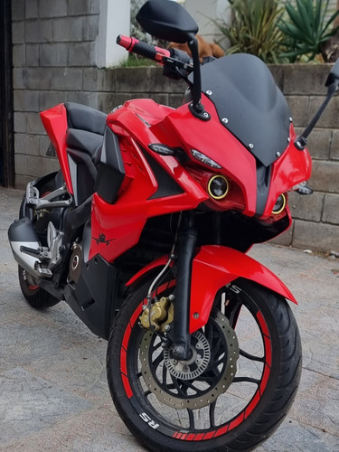 Bajaj Rs 200