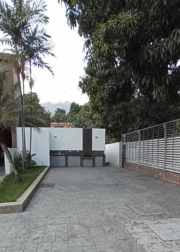 Townhouse En Alquiler El Castaño
