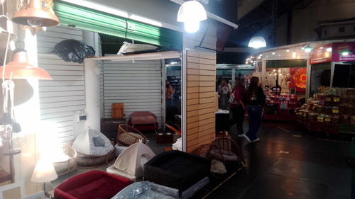 Se Transfiere Puesto En Puerto De Frutos Leer