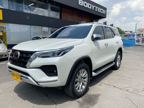 Imagen 1 de 25 de Toyota Fortuner Srv 2021