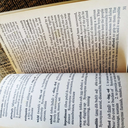 Livro The War Of The Worlds , H G Wells - 3 F
