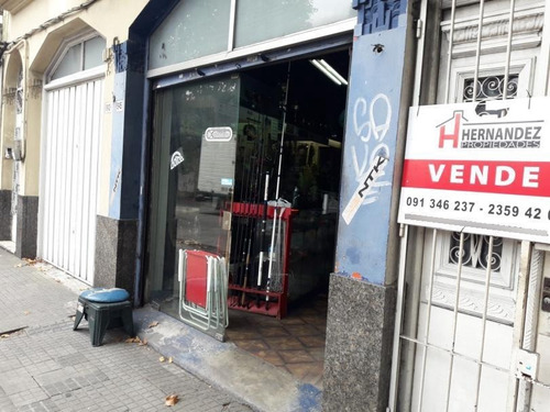 Apto 2 Dormitorios Con  Local Comercial Rentado Sobre Avenida.