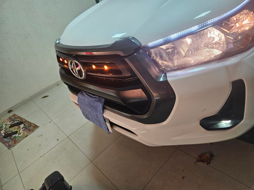 Toyota Hilux Toyota Hilux Cabine Dupla SR 2.8 TDI CD 4x4 (Aut)
