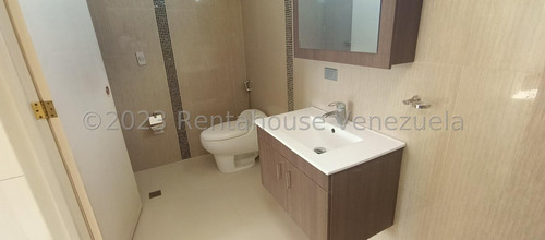 Hermoso Townhouse En Venta En El Este De Barquisimeto, 2 4 4 1 Con Vigilancia Privada, Vestier, 7 9, Areas Sociales, Maritza, Bella Terraza, Piscina, Lucena, Maletero.