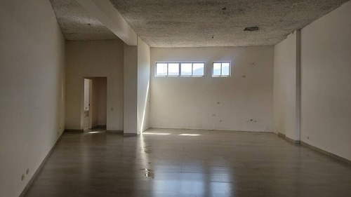 Venta De Local Comercial, Cc Brisas Del Valle, El Remanso Rp