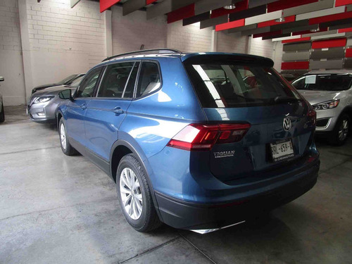 Imagen 3 de 12 de Vw Tiguan Trendline Plus Color Azul 2018