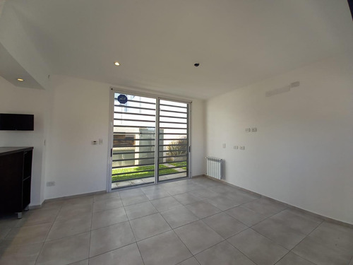 Imagen 14 de 30 de Duplex En Venta En La Plata Calle 34 E/ 141 Y 142 Dacal Bienes Raices