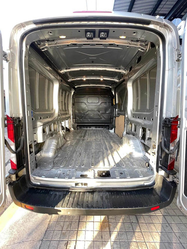 Imagen 11 de 12 de Ford Transit 2.2 Furgon Mediano 350m /// 2018 - 237.000km