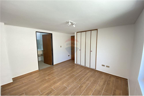Imagen 10 de 18 de Departamento Duplex En Venta De 3d+2b Gc Bajos