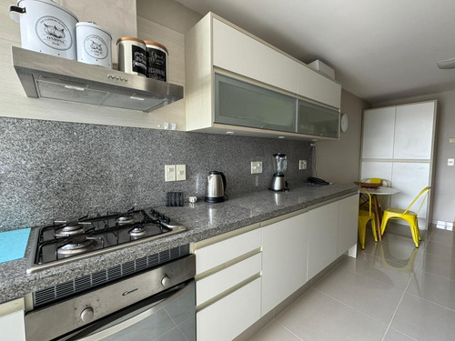 Departamento De 4 Dormitorios En Sunrise Punta Del Este - Alquiler