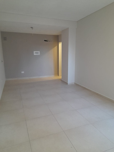 Imagen 6 de 11 de Excelente Local Comercial En Alquiler, En Paseo De Compras.