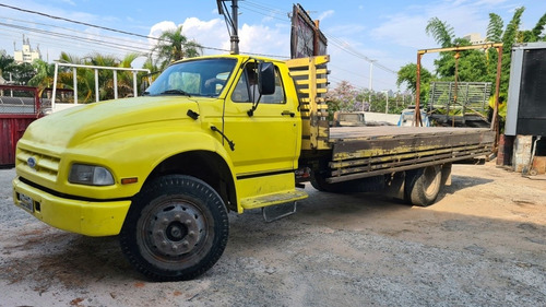 Ford F12000 Reduzido