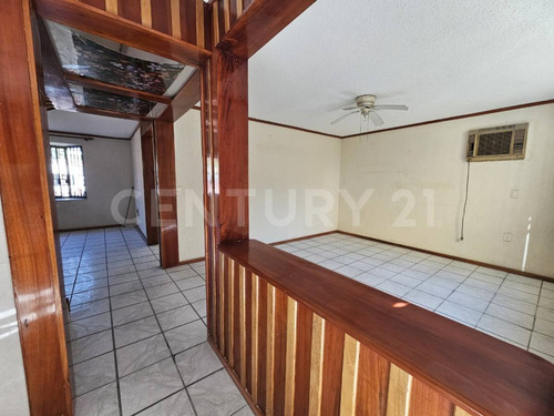 Casa En Venta En Fracc. Valle Marino, Av. Universidad, Villahermosa Tabasco