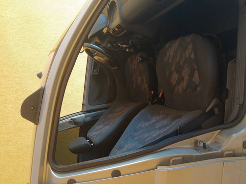 Chevrolet Corsa 1.0 Mpfi Maxx Sedan 8v Gasolina 4p Manual