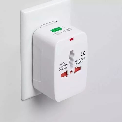 Enchufe Universal: La Solución De Energía Para Viajes