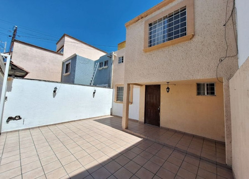 Casa En Venta En Queretaro, Villas Bajío, Villas Campestre, San José De Los Olvera. Fc
