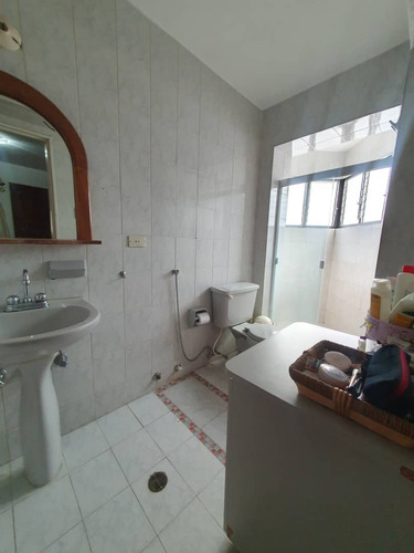 Lorena Inojosa Vende Apartemento En Valles De Camoruco.
