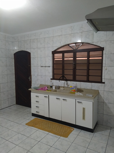 Vendo Lindo Sobrado,com 03 Dorm.