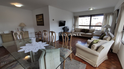 Apartamento En Península, 3 Dormitorios Más Dependencia