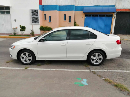 Imagen 6 de 15 de Volkswagen Jetta 2013 2.5 Style 5vel Mt