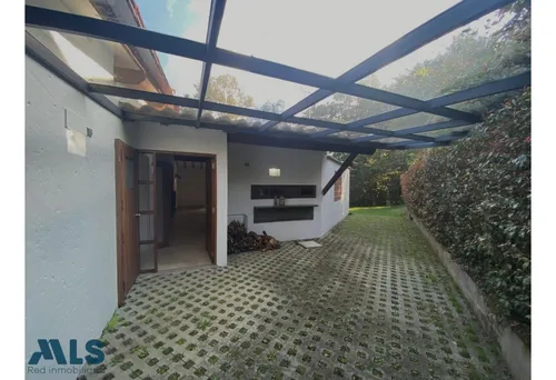 ¡tu Nuevo Hogar Te Espera En El Retiro!(mls#253785)