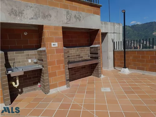 Unidad Cerrada Con Fácil Acceso(mls#249135)