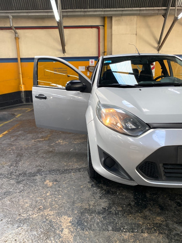 Imagen 21 de 24 de Ford Fiesta Max 1.6l Edge Plus 2013