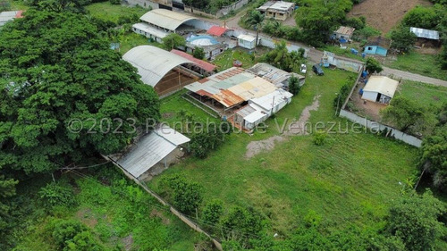 Raiza Suarez Vende Granja Turística En La Ensenada, A Solo Minutos De Barquisimeto Y Yaritagua, Licencia De Licores, Piscina, Cancha De Bolas, Salón De Fiestas, Dos Restaurantes, Caney 2 3 3 3 2 4 8