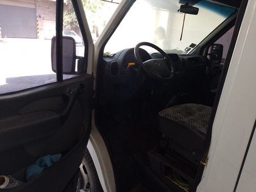 Imagen 10 de 11 de Mercedes 413 2009