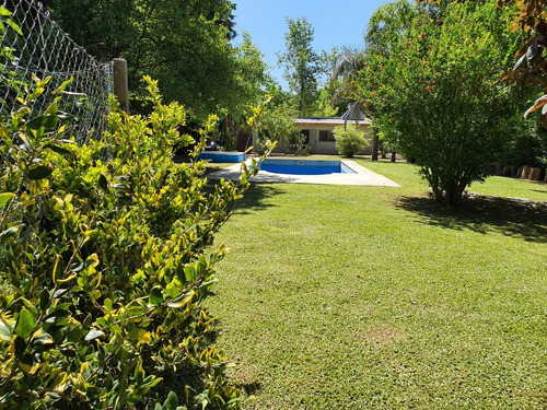 Imagen 13 de 20 de Hermosa Casa Quinta Con Quincho Y Pileta.