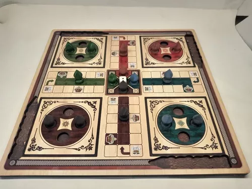 Jogo de Tabuleiro Ludo Clássico