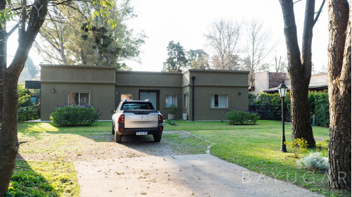 Imagen 2 de 30 de Venta En Oportunidad - Casa En Sausalito - Bayugar Negocios Inmobiliarios