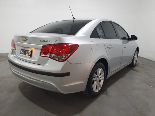 Imagen 3 de 19 de Chevrolet Cruze Lt Mt 1.8 Nafta Manual 4 Puertas 2013