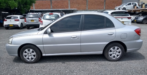 Kia Rio Stylus Ls,1.5cc, 2014 Cristhian Lozano 3173188601
