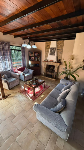 Casa En Los Amarillos