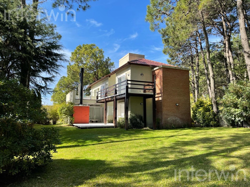 Casa - 5 Ambientes - 3 Cocheras - Pinamar - Venta