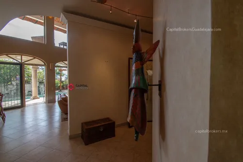 Casa De Lujo En Venta En Ajijic Con Alberca Y Terraza Con Vista A La Laguna