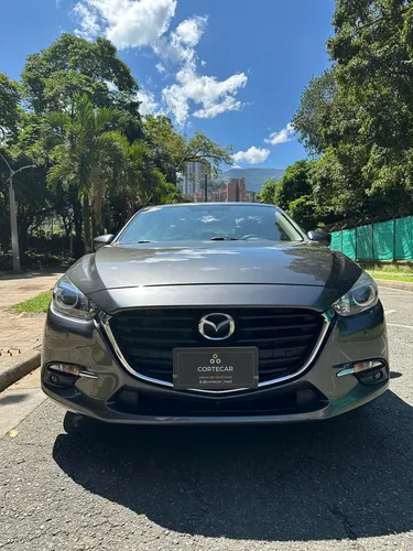 Mazda 3 2.0 Sport Touring