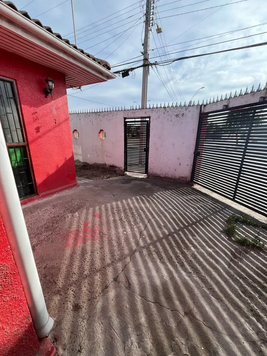 Imagen 3 de 13 de Casa Esquina En Venta / Quillota