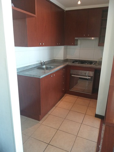 A Pasos Del Metro Irarrazaval 2 Dorm. 2 Baños.