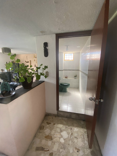 Venta De Edificio Con Uso De Suelo, Valle Dorado